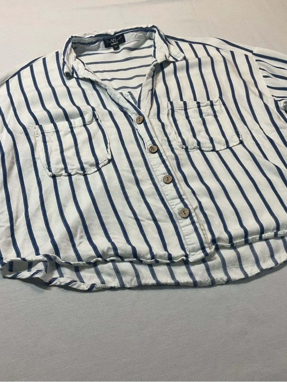 Velvet Hearts Short Sleeve Striped Cropped Shirt M Blue/White Linen Blend Button - Picture 2 of 7
